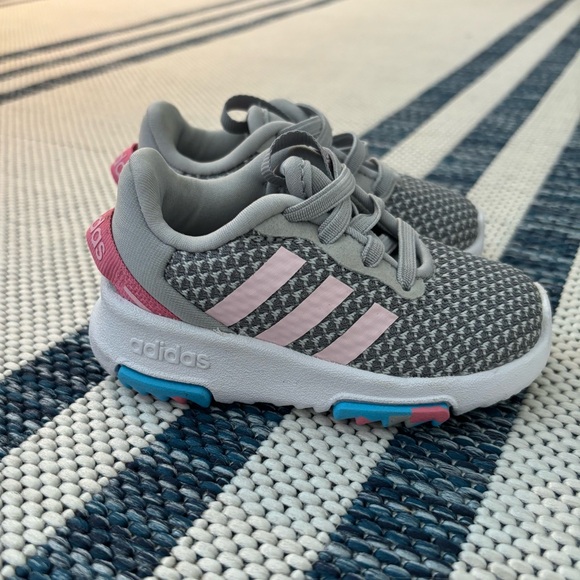 Baby Adidas sneakers. Excellent condition size: 4K - Picture 1 of 3